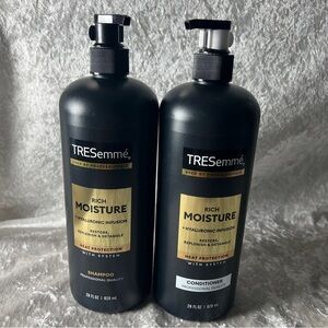 TRESemmé Rich Moisture Shampoo and Conditioner Set
